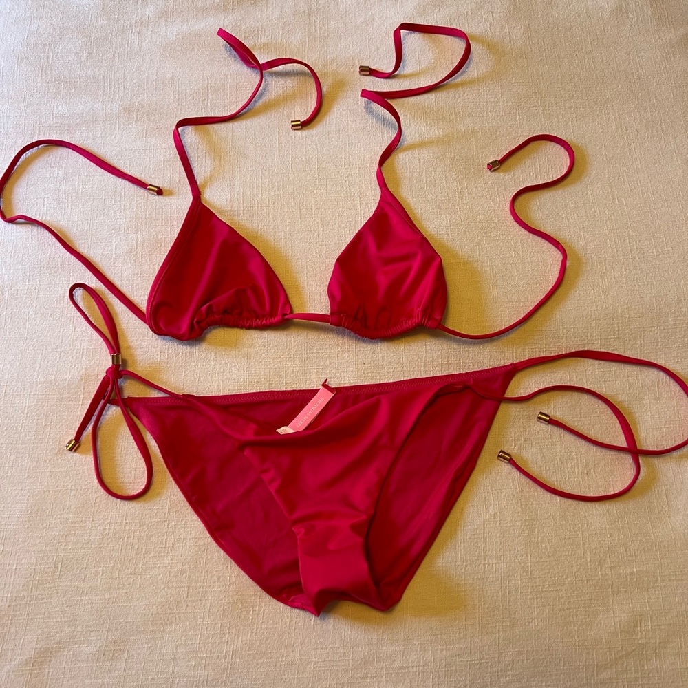 Victoria’s Secret bikini